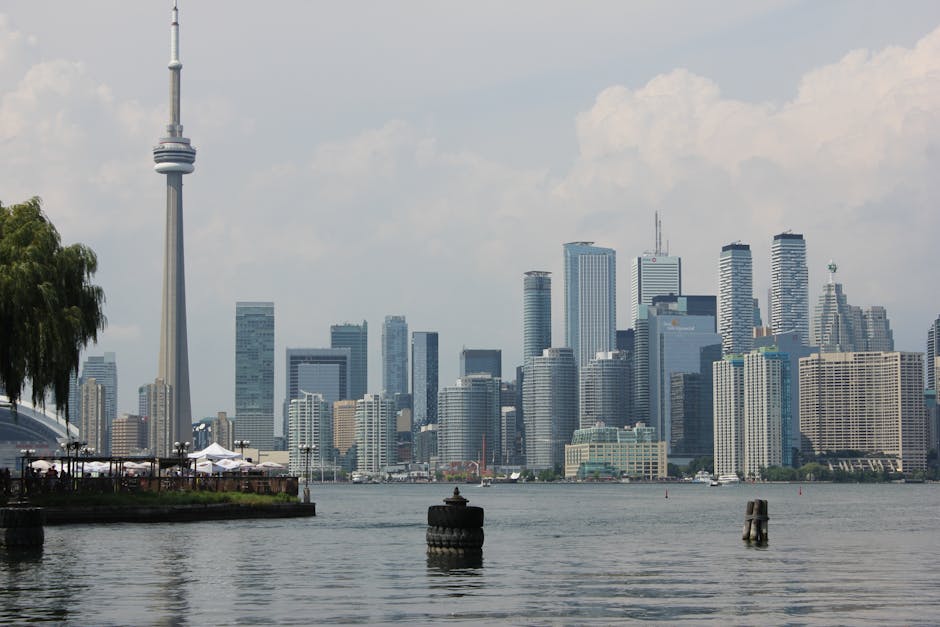 Ciudad canadiense moderna — precios y tarifas de eSIM para Canadá