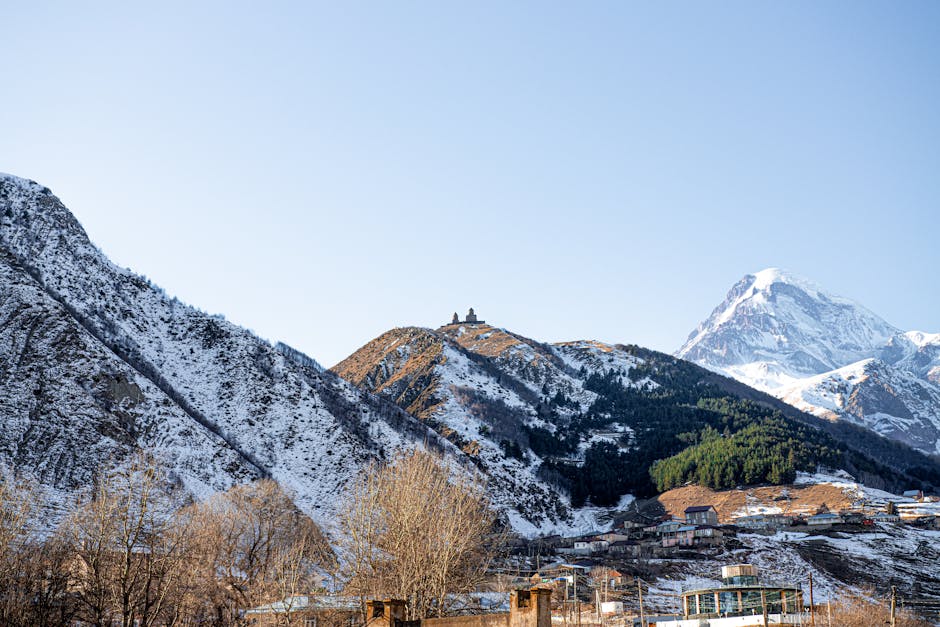Iglesia de la Trinidad de Gergeti Kazbegi Georgia Monte Kazbek — eSIM y conexión 4G Magticom